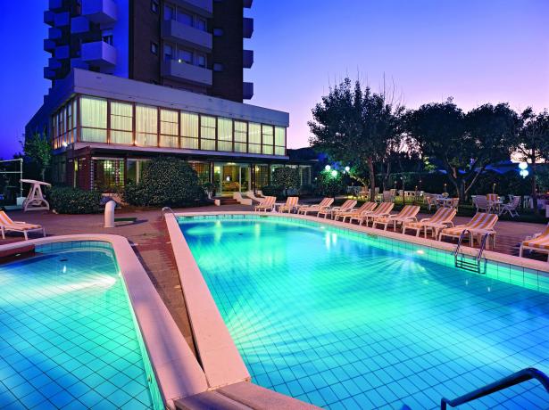 alexandraplaza fr offre-hotel-riccione-bord-de-mer-avec-piscine 011