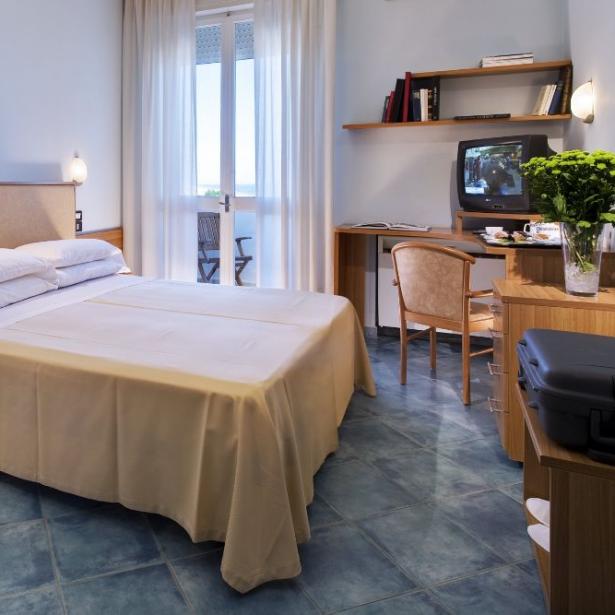 alexandraplaza fr offre-juin-hotel-riccione-avec-acces-direct-a-la-plage 024